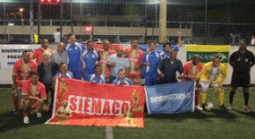  Siemaco e Sindmotorlix reunem coletores e motoristas da Koleta numa partida de futebol