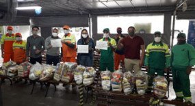  Funcionários da Loga Jaguaré arrecadam e doam cestas básicas para os companheiros