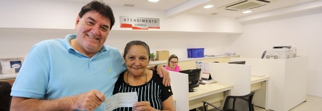  Jurídico do SIEMACO-SP ganha ação contra a Higilimp e trabalhadora leva cheque de mais de 20 mil pra casa