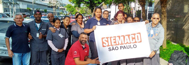  Trabalhadores da Limpeza do Corinthians Parque São Jorge cruzam os braços